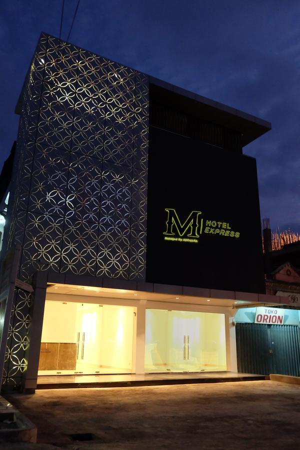 M Hotel Express Sorong Exteriör bild